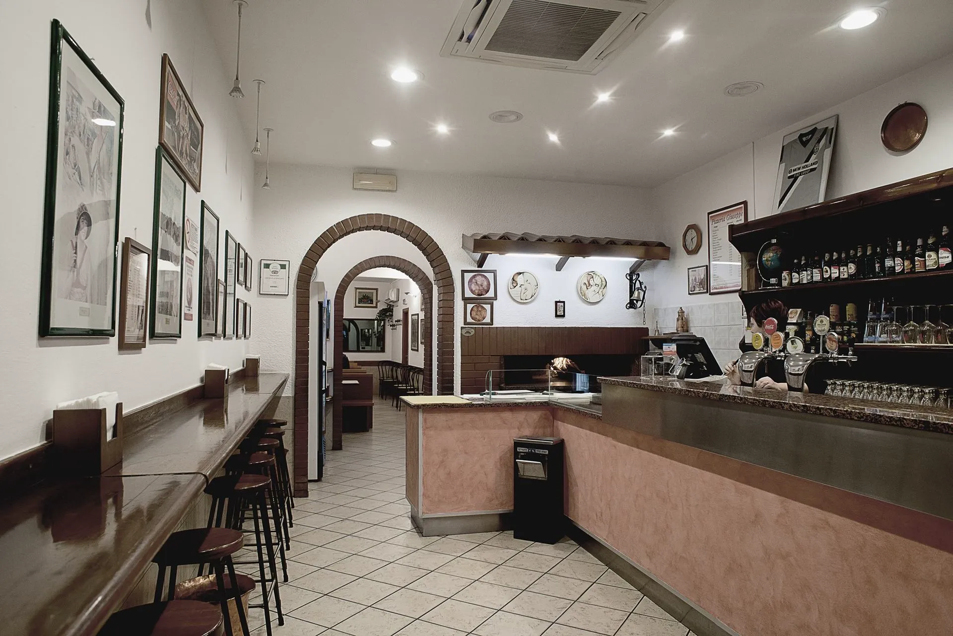 Farinata di ceci cotta nel forno a legna